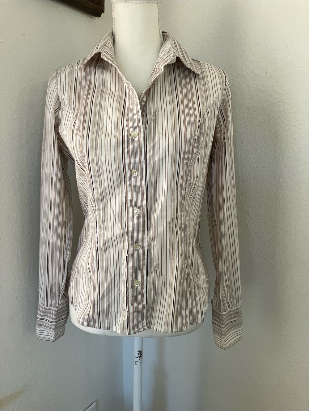 Y2k Women’s George Striped Button-Down Shirt in Cream and Brown
